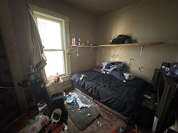 5th image of 214 Pierce St