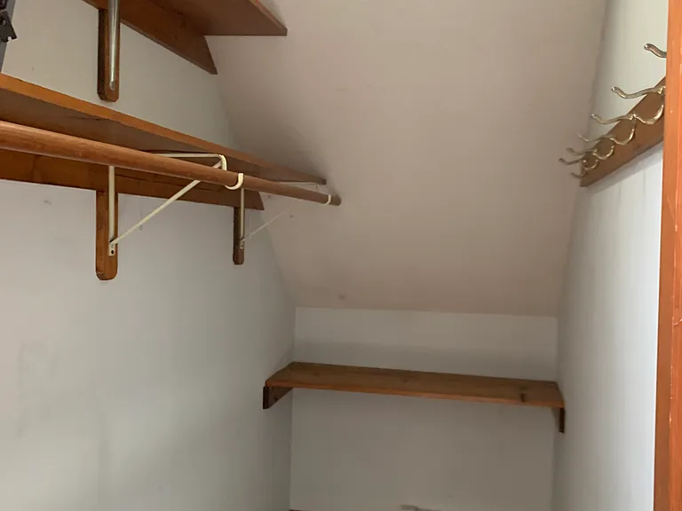Bedroom Walk in closet