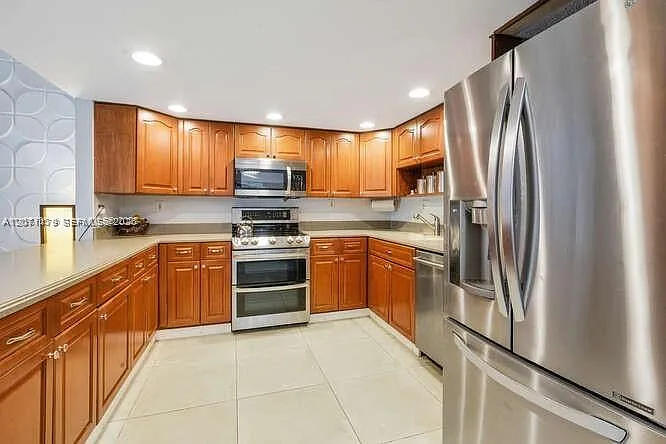 2869 W Trade Ave — Photo 11