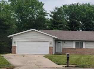 4200 Pickfair Rd, Springfield, IL 62703