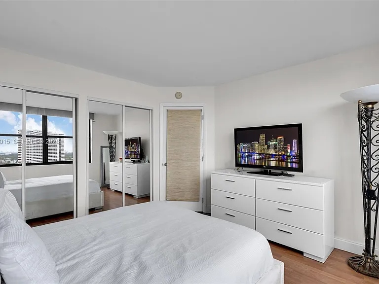 18151 NE 31st Ct #Penthouse 205 — Photo 18