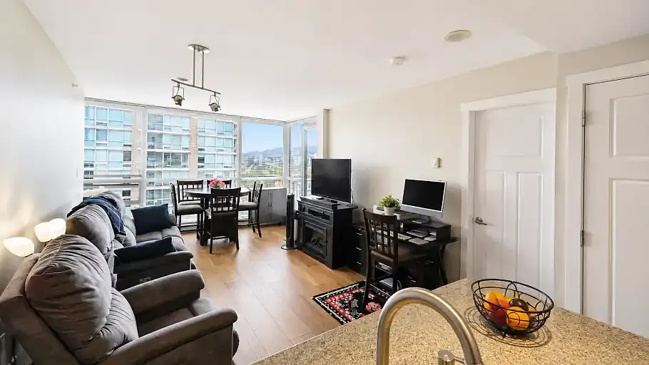 2 bed, 2.0 bath, 960 sqft, $2,700 — Photo 2