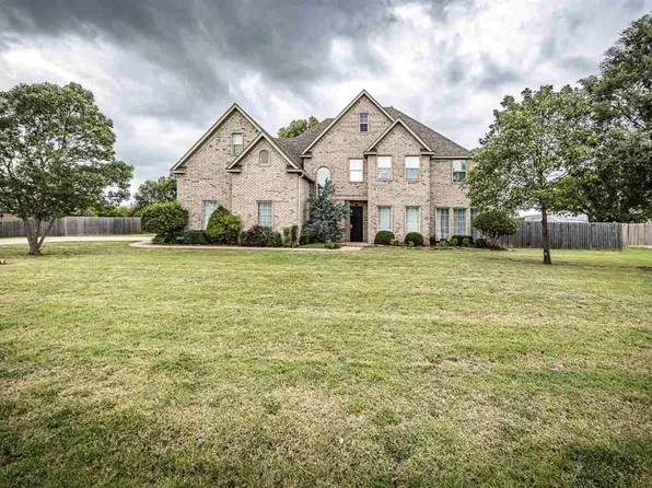 66 NW Sandy Trail Ln, Lawton, OK 73505