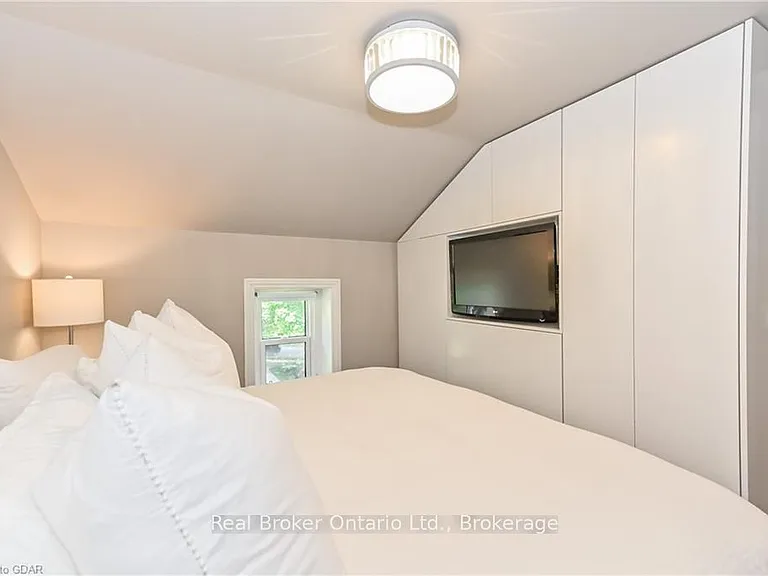 37 Meadowview Ave — Photo 18