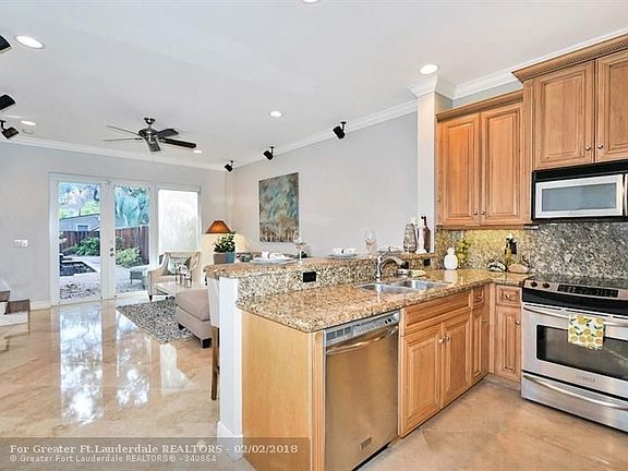 5th image of 842 SW 16th St #842