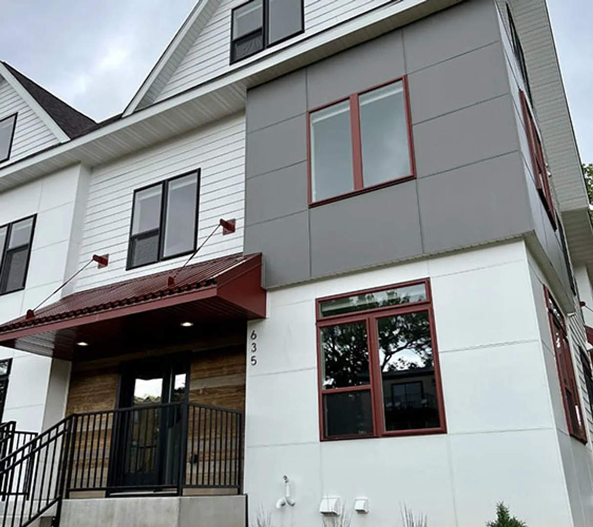 Dinkytown Townhomes (6-plex) — Photo 1
