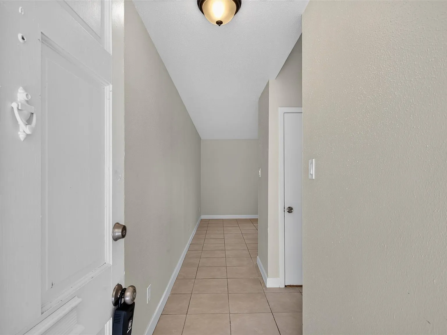2 bed, 2.0 bath, 1000 sqft, $1,600 — Photo 4