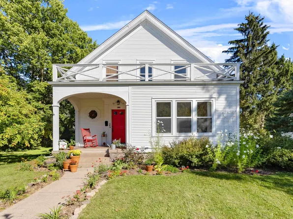 432 Granite St, Waupaca, WI 54981