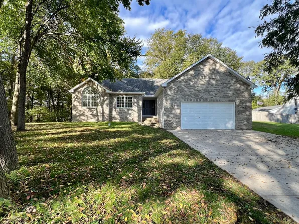 130 S Grove St, Sheridan, IL 60551