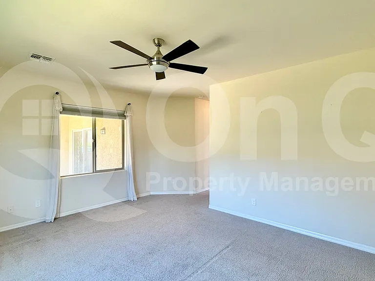 263 E Jade Dr — Photo 9