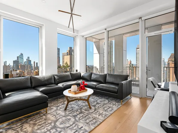 15 W 61st St #30D, New York, NY 10023