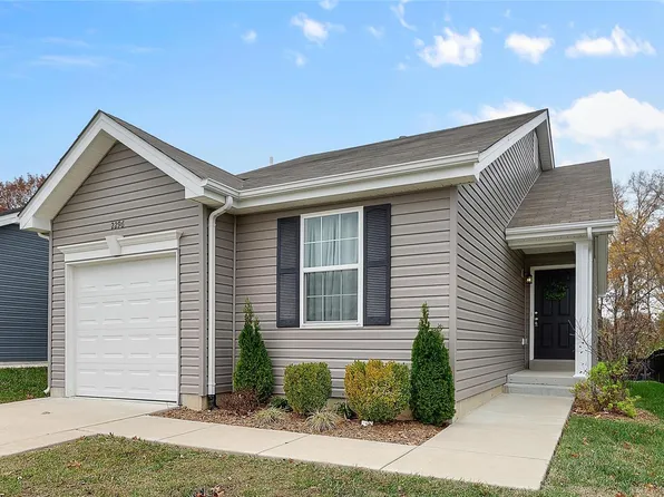 2296 Windswept Farms Dr, Eureka, MO 63025