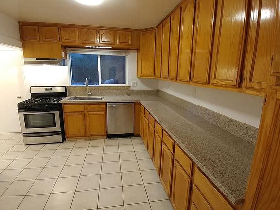 5th image of 4715 Oakwood Ave