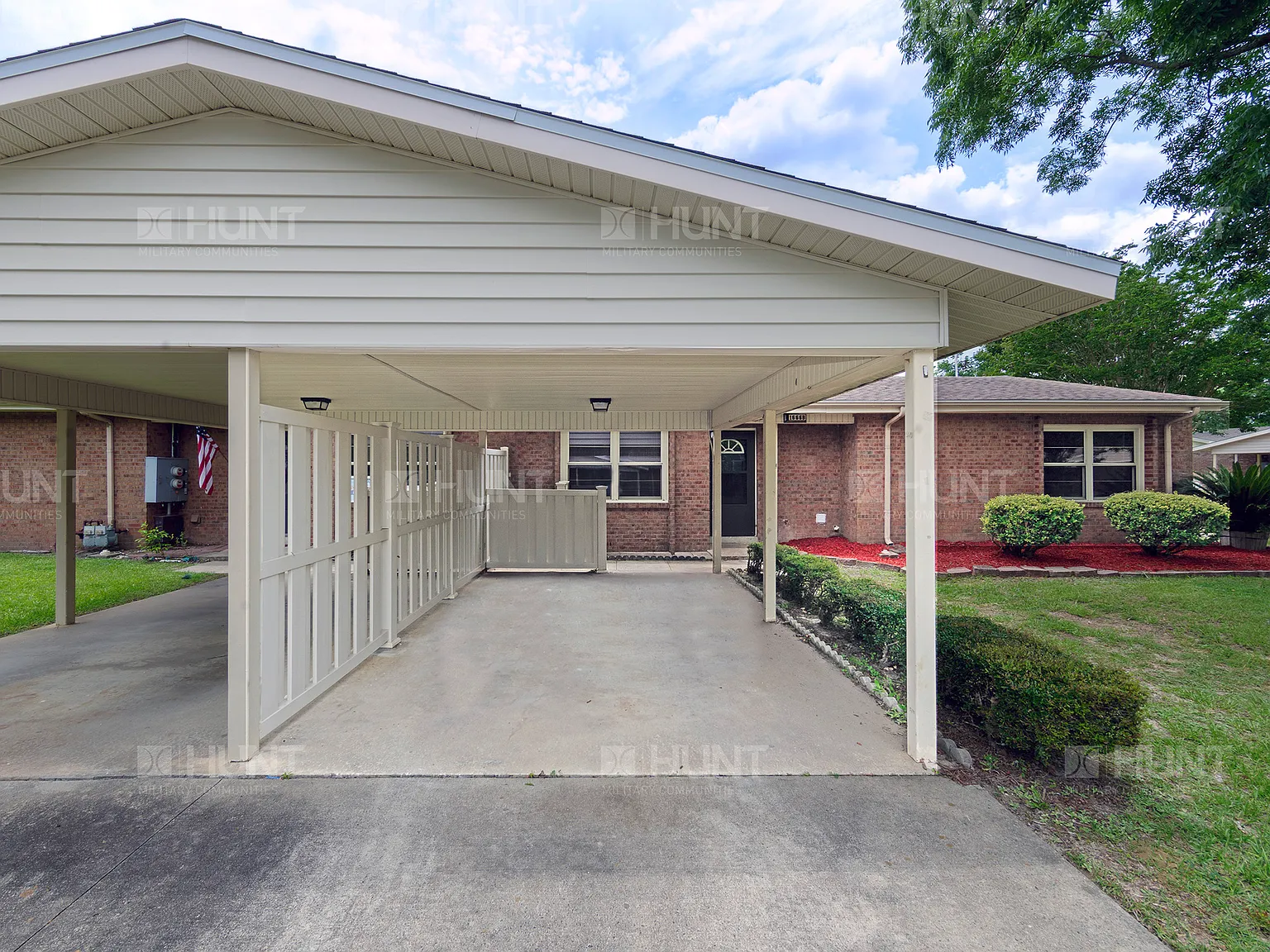 3 bed, 1306 sqft, $1,917 — Photo 1