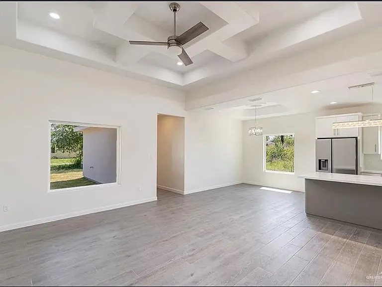 1424 W Franklin Ave — Photo 10