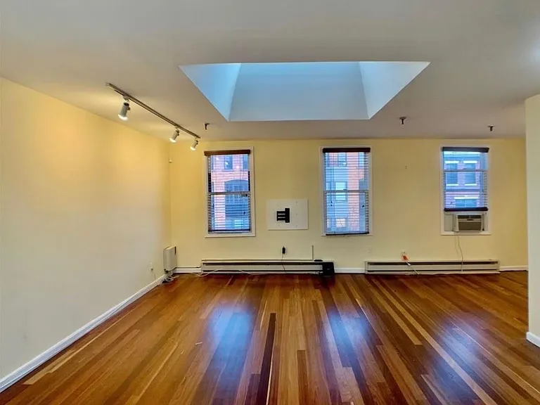 84 Monroe St #4 — Photo 11