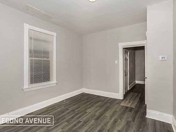 3rd image of 4564 Hamilton Ave