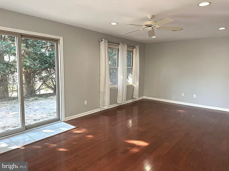 364 Phoenix Dr — Photo 13