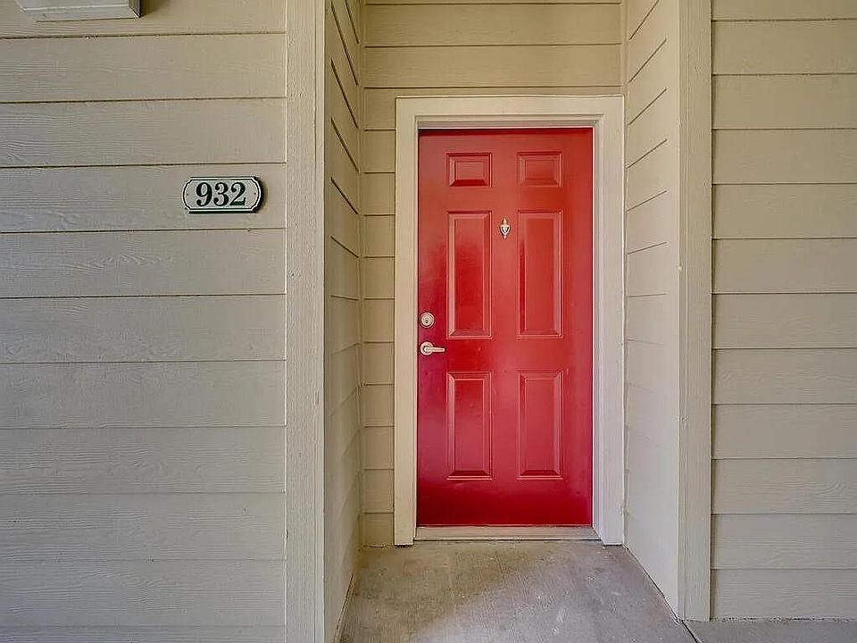 1st image of 2320 Gracy Farms Ln APT 932