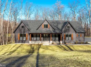 10 Mistletoe Ln, Shepherdstown, WV 25443