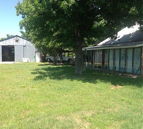 2nd image of 225 County Road 1874