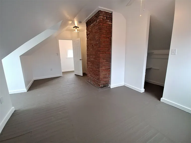 410 Walter St — Photo 17