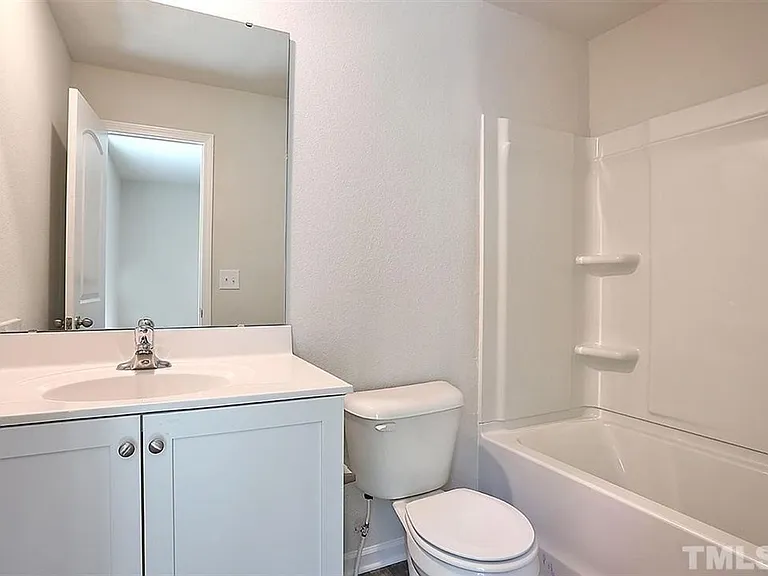 918 E Green St #E103 — Photo 11