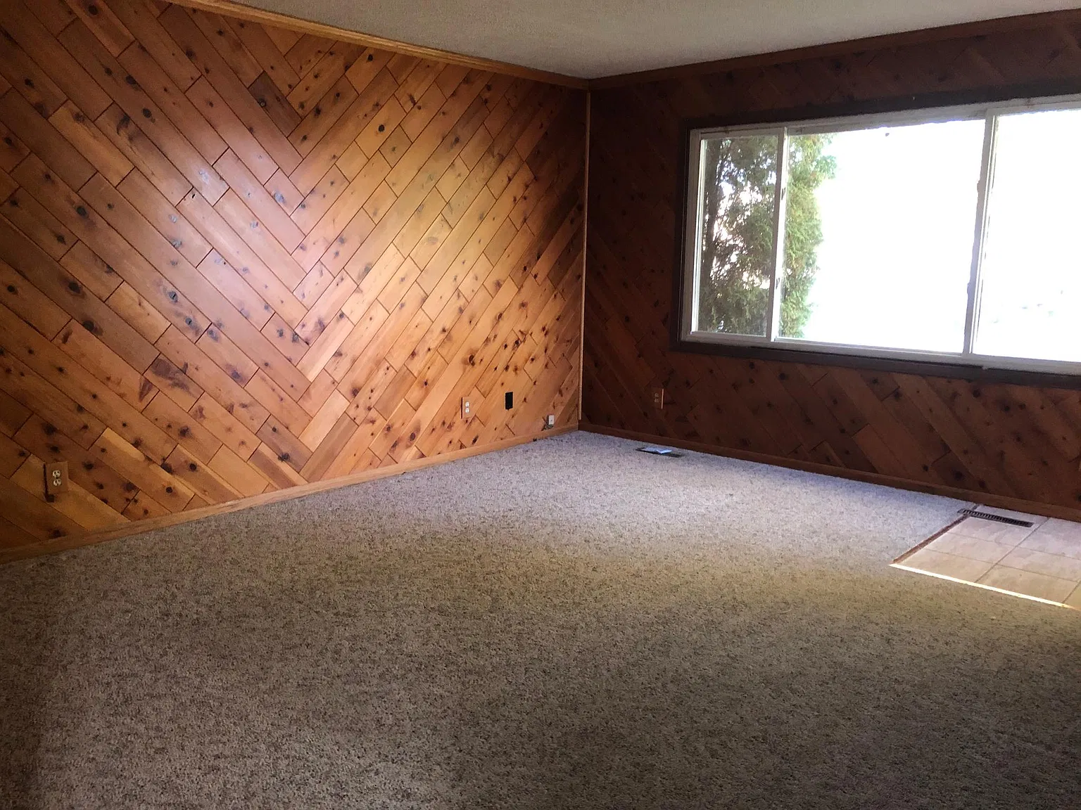 2 bed, 872 sqft, $1,399 — Photo 2
