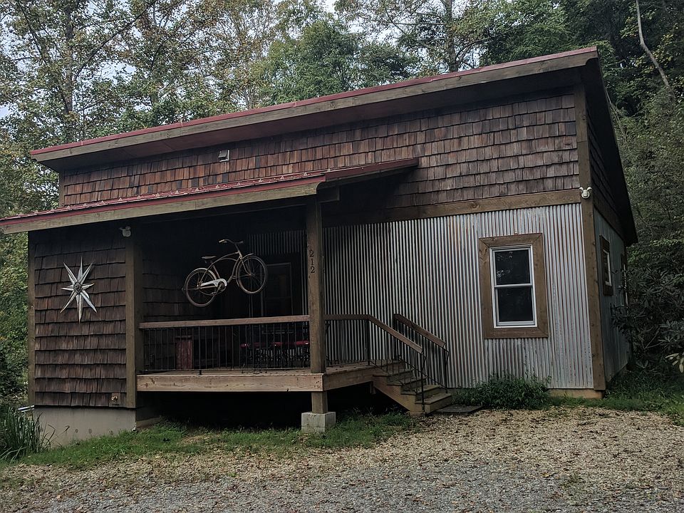 Upper unit porch/parking