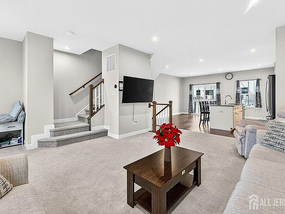 4th image of 39 Sage Way