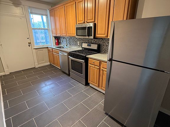 4th image of 701 Limit Ave APT 3S