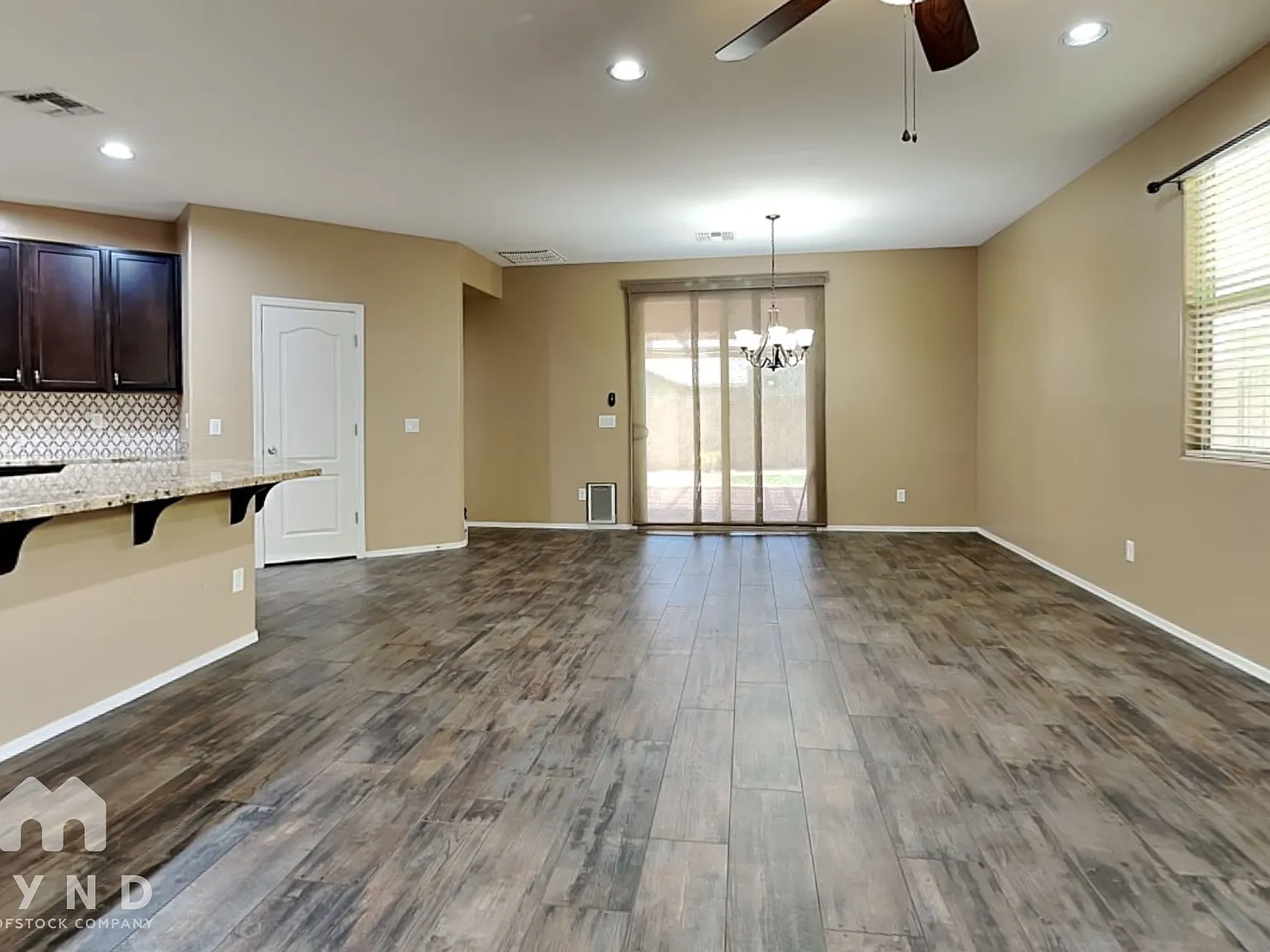 3 bed, 2.0 bath, 1704 sqft, $1,795 — Photo 3