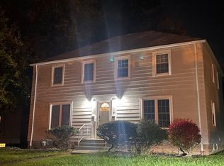 886 Ravine Dr, Cleveland, OH 44112