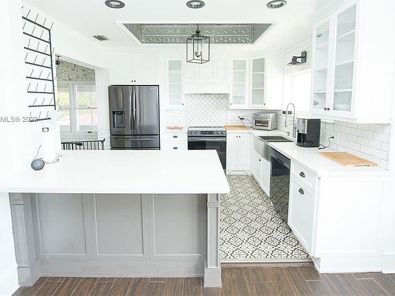 3rd image of 17901 Biscayne Dr #288