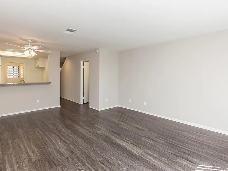 Emerald Court Apartment Homes — Photo 44