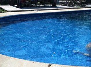 102 Juniper Dr, Palestine, TX 75803