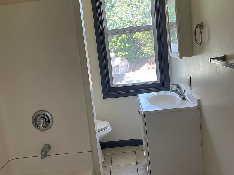 101 Walnut St #1 — Photo 7