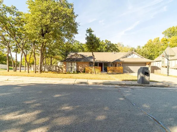 3725 Coachlight Dr, Edmond, OK 73013