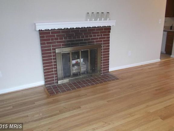 2nd image of 7108 Halleck St