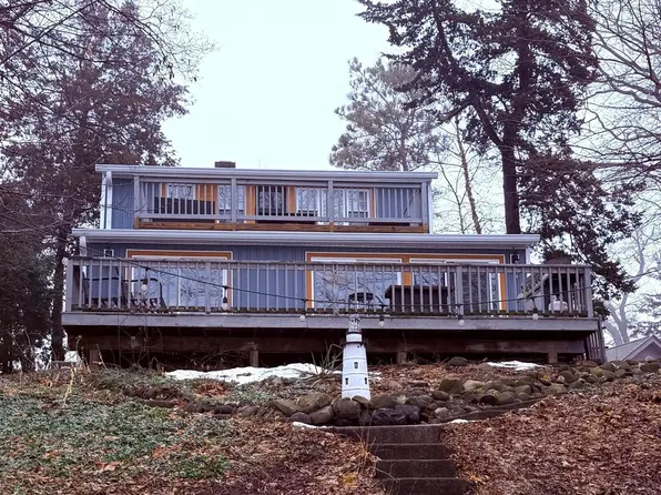 2129 North Peninsula ROAD, Oconomowoc, WI 53066