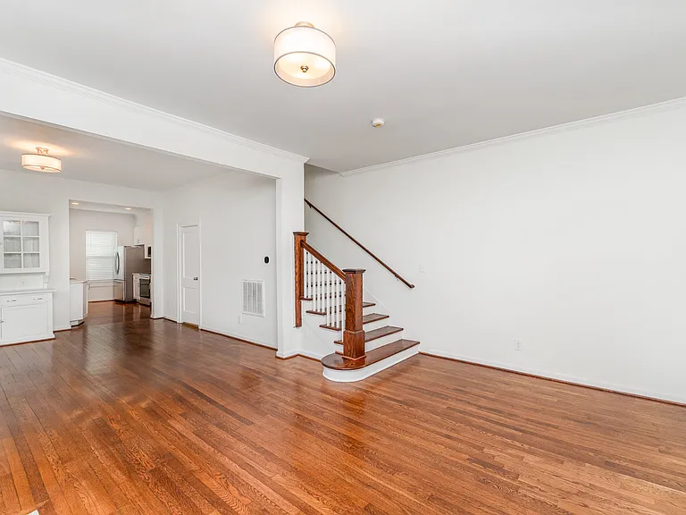 2110 Dartmouth Pl — Photo 8