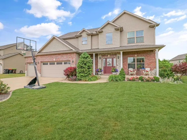 1716 Rustic Oak Dr, Washington, IL 61571