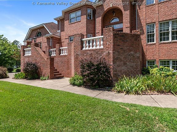 4th image of 14 Stonegate Dr