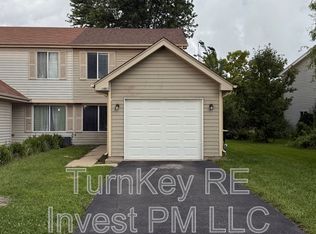 1481 Andover Dr #1, Aurora, IL 60504