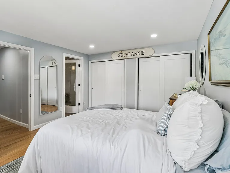 1130 Lombard St — Photo 16