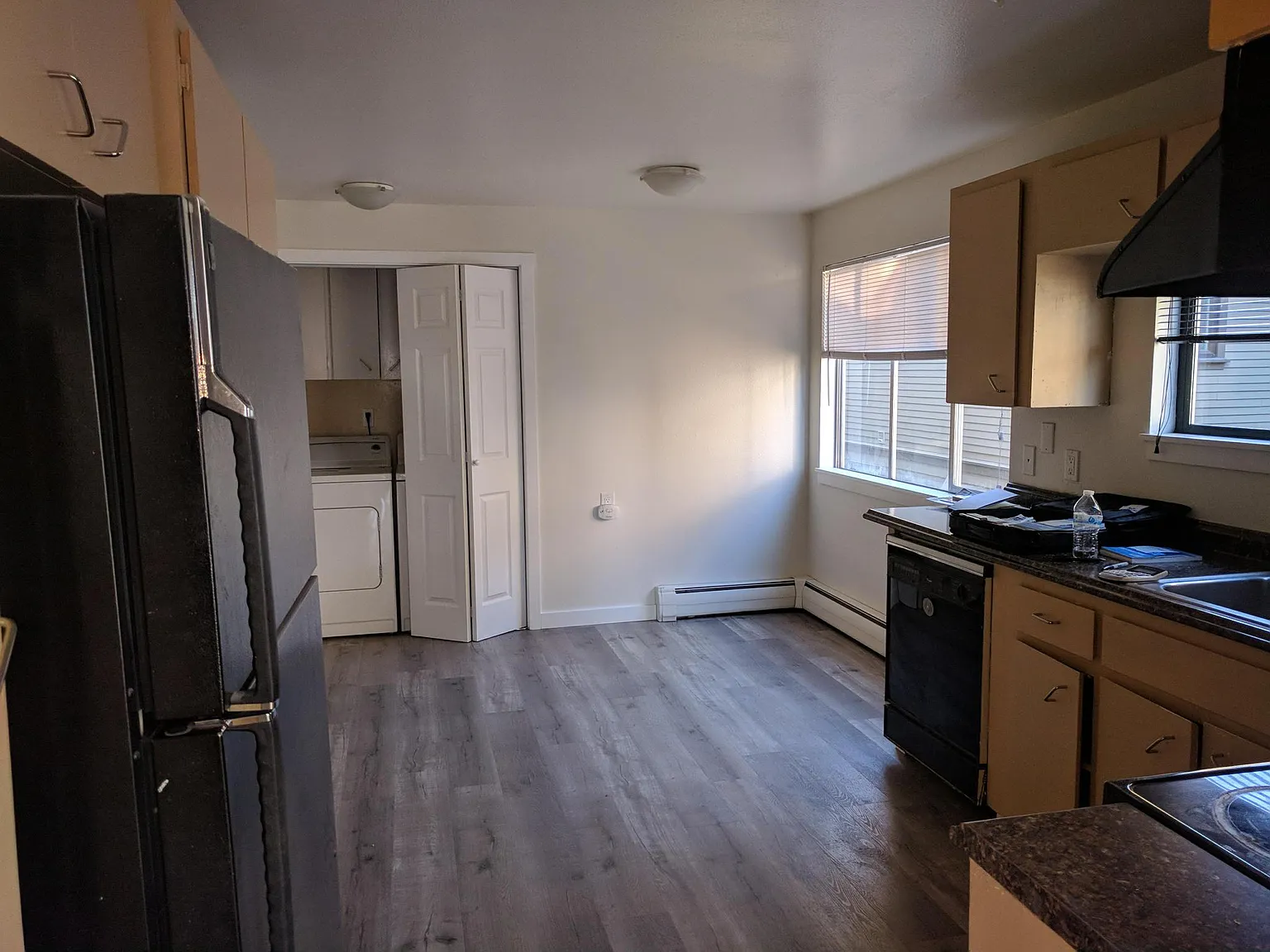 3 bed, 1405 sqft, $3,600 — Photo 1