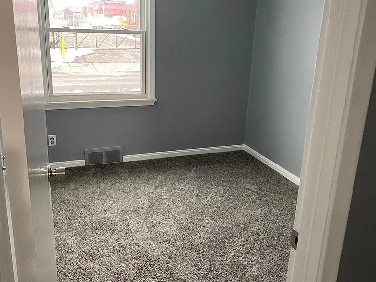 528 E Cambourne St — Photo 26