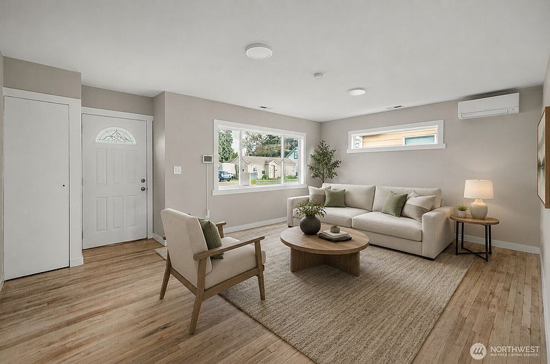 3rd image of 1001 S 6th Avenue