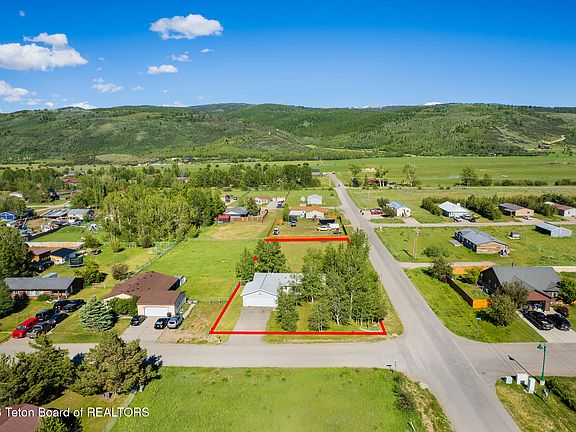 3rd image of 7979 Coyote Ln