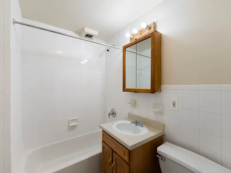 246 Manhattan Ave #5-C — Photo 5